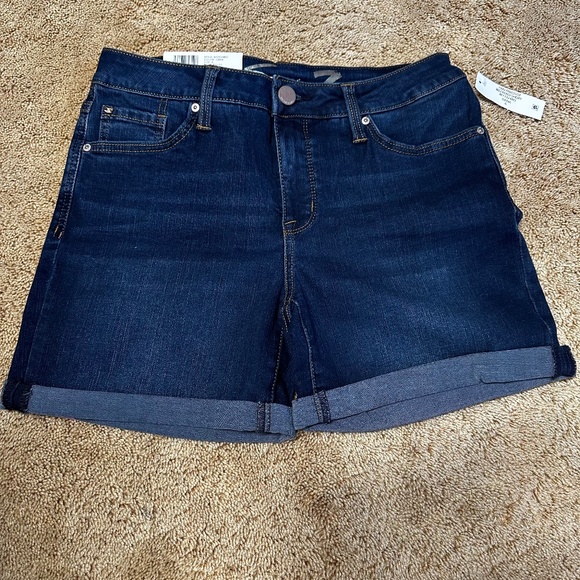 NWT Seven 5” Weekend Short Size 6 - Picture 1 of 5